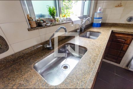 Casa para alugar com 250m², 5 quartos e 5 vagasCozinha