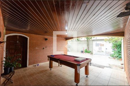 Casa para alugar com 250m², 5 quartos e 5 vagasEntrada