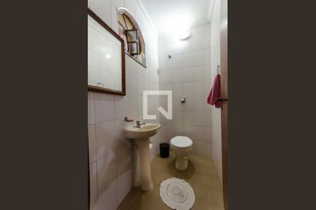 Casa para alugar com 250m², 5 quartos e 5 vagasLavabo