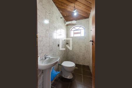 Casa para alugar com 250m², 5 quartos e 5 vagasBanheiro de serviço