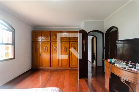 Casa para alugar com 250m², 5 quartos e 5 vagasSuíte 1