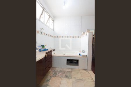 Casa para alugar com 250m², 3 quartos e 3 vagas Casa para alugar com 250m², 3 quartos e 3 vagasSuíte