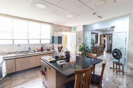 Casa para alugar com 250m², 3 quartos e 3 vagas Casa para alugar com 250m², 3 quartos e 3 vagasCozinha