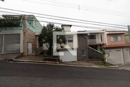 Casa para alugar com 250m², 3 quartos e 3 vagas Casa para alugar com 250m², 3 quartos e 3 vagasFachada