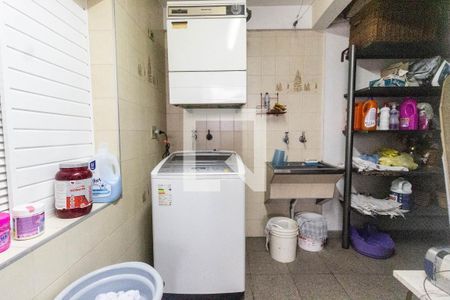 Casa para alugar com 250m², 3 quartos e 3 vagas Casa para alugar com 250m², 3 quartos e 3 vagasÁrea de serviço 3