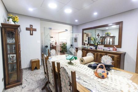 Casa para alugar com 250m², 3 quartos e 3 vagas Casa para alugar com 250m², 3 quartos e 3 vagasCozinha