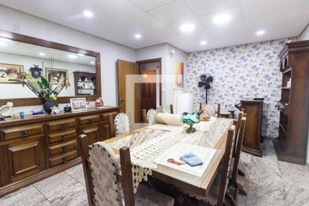 Casa para alugar com 250m², 3 quartos e 3 vagas Casa para alugar com 250m², 3 quartos e 3 vagasCozinha
