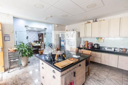 Casa para alugar com 250m², 3 quartos e 3 vagas Casa para alugar com 250m², 3 quartos e 3 vagasCozinha