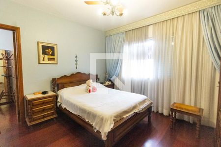 Casa para alugar com 250m², 3 quartos e 3 vagas Casa para alugar com 250m², 3 quartos e 3 vagasQuarto 2