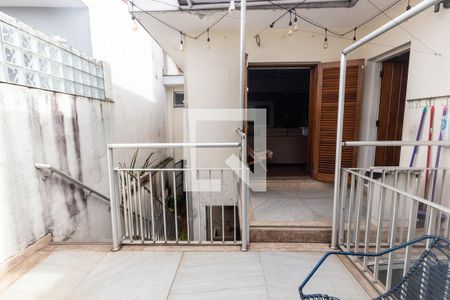 Casa para alugar com 250m², 3 quartos e 3 vagas Casa para alugar com 250m², 3 quartos e 3 vagasÁrea de serviço 1