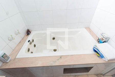 Casa para alugar com 250m², 3 quartos e 3 vagas Casa para alugar com 250m², 3 quartos e 3 vagasBanheira