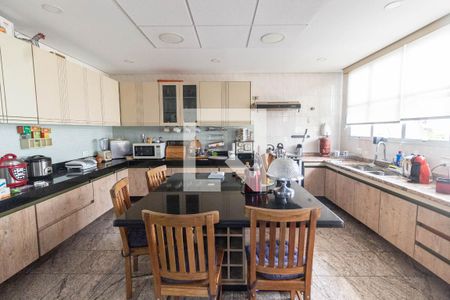 Casa para alugar com 250m², 3 quartos e 3 vagas Casa para alugar com 250m², 3 quartos e 3 vagasCozinha