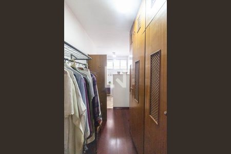 Casa para alugar com 250m², 3 quartos e 3 vagas Casa para alugar com 250m², 3 quartos e 3 vagasCloset