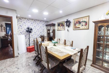 Casa para alugar com 250m², 3 quartos e 3 vagas Casa para alugar com 250m², 3 quartos e 3 vagasCozinha