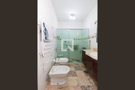 Casa para alugar com 250m², 3 quartos e 3 vagas Casa para alugar com 250m², 3 quartos e 3 vagasSuíte