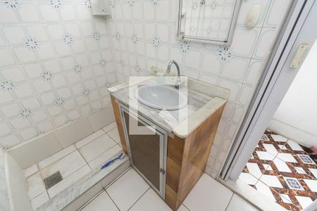 Casa à venda com 200m², 4 quartos e 3 vagasCasa dos fundos - Banheiro