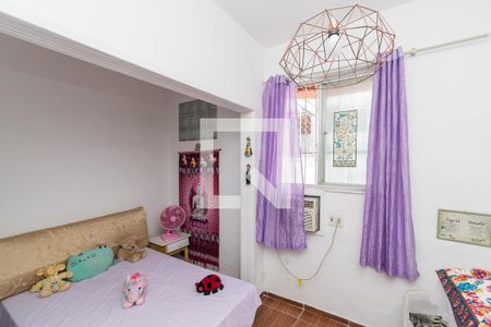 Casa à venda com 200m², 4 quartos e 3 vagasQuarto 2 Suíte 