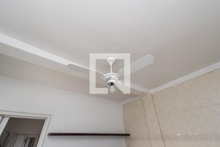 Casa à venda com 200m², 4 quartos e 3 vagasCasa dos fundos - Sala