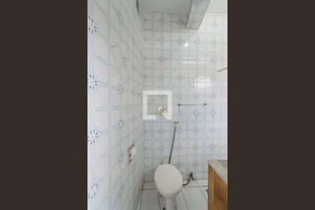 Casa à venda com 200m², 4 quartos e 3 vagasCasa dos fundos - Banheiro