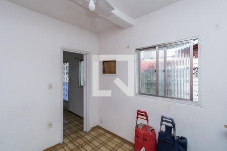 Casa à venda com 200m², 4 quartos e 3 vagasCasa dos fundos - Quarto