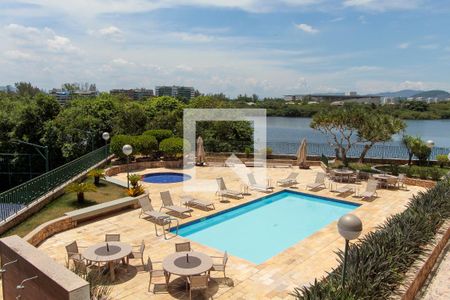 Apartamento à venda com 216m², 4 quartos e 3 vagasÁrea comum - Piscina