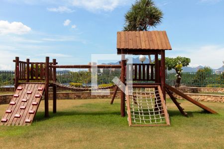 Apartamento à venda com 216m², 4 quartos e 3 vagasÁrea comum - Playground