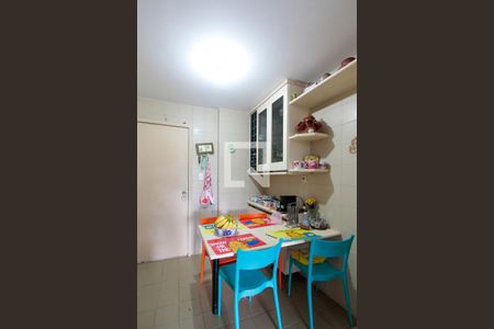 Apartamento à venda com 216m², 4 quartos e 3 vagasCozinha