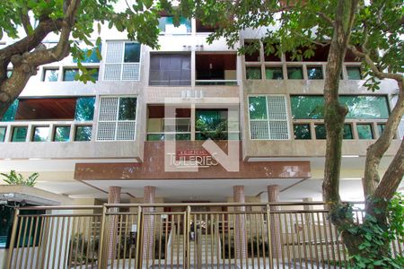 Apartamento à venda com 216m², 4 quartos e 3 vagasFachada