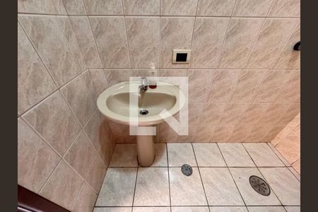 Casa para alugar com 309m², 3 quartos e 4 vagasBanheiro 2