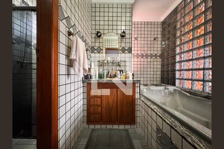 Casa para alugar com 309m², 3 quartos e 4 vagasBanheiro da suíte 