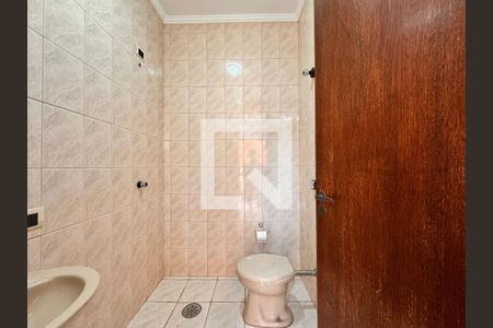 Casa para alugar com 309m², 3 quartos e 4 vagasBanheiro 2