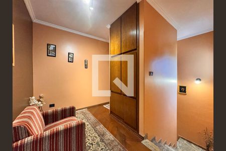 Casa para alugar com 309m², 3 quartos e 4 vagasHall entre os quartos 