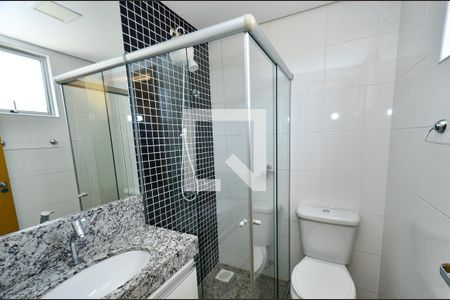 Apartamento para alugar com 55m², 2 quartos e 2 vagasBanheiro social