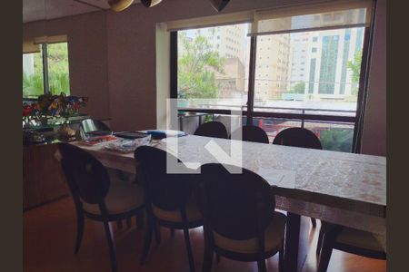 Apartamento à venda com 167m², 4 quartos e 3 vagasSala