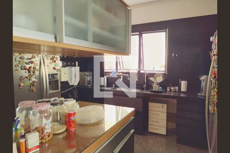 Apartamento à venda com 167m², 4 quartos e 3 vagasCozinha