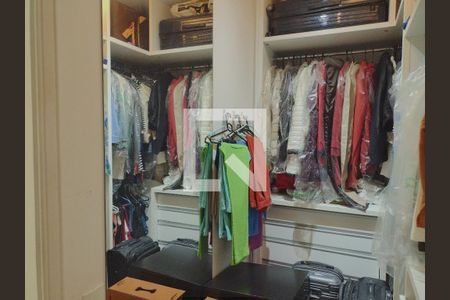 Apartamento à venda com 167m², 4 quartos e 3 vagasCloset do quarto 5