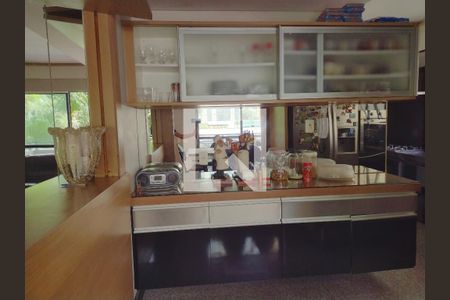 Apartamento à venda com 167m², 4 quartos e 3 vagasCozinha