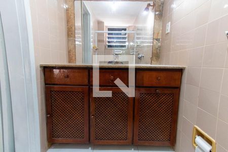 Apartamento à venda com 183m², 3 quartos e 1 vagaBanheiro da Suíte