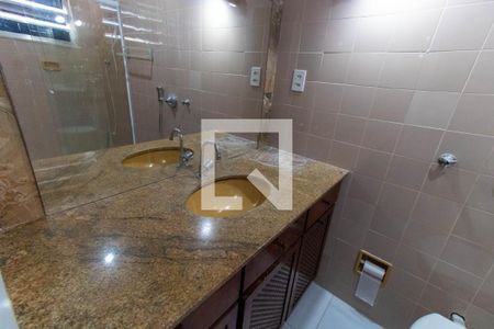 Apartamento à venda com 183m², 3 quartos e 1 vagaBanheiro da Suíte