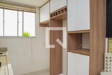 Apartamento para alugar com 47m², 2 quartos e 1 vaga Apartamento para alugar com 47m², 2 quartos e 1 vagaCozinha e área de serviço