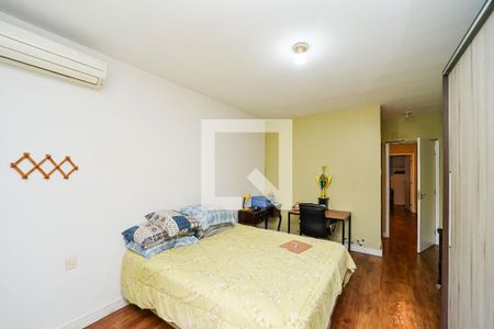 Casa à venda com 150m², 3 quartos e 2 vagas Casa à venda com 150m², 3 quartos e 2 vagasSuíte