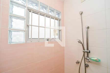 Casa à venda com 150m², 3 quartos e 2 vagas Casa à venda com 150m², 3 quartos e 2 vagasBanheiro Social