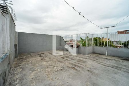 Casa à venda com 150m², 3 quartos e 2 vagas Casa à venda com 150m², 3 quartos e 2 vagasTerraço