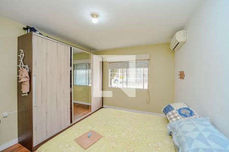 Casa à venda com 150m², 3 quartos e 2 vagas Casa à venda com 150m², 3 quartos e 2 vagasSuíte