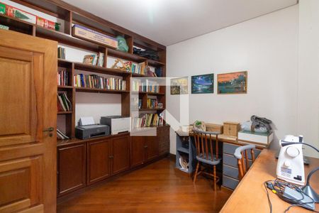 Casa à venda com 500m², 4 quartos e 4 vagasEscritório