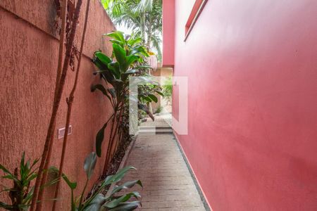 Casa à venda com 500m², 4 quartos e 4 vagasCorredor