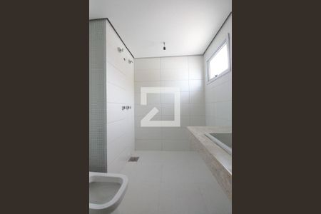 Apartamento à venda com 134m², 3 quartos e 2 vagasBanheiro da Suíte