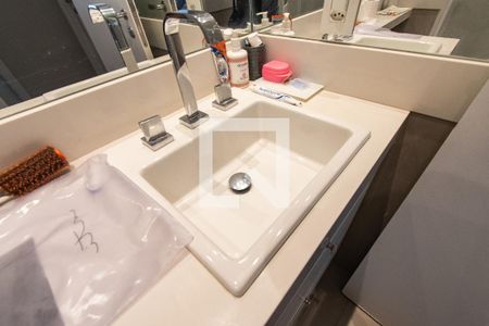 Apartamento à venda com 73m², 2 quartos e 2 vagasBanheiro Social