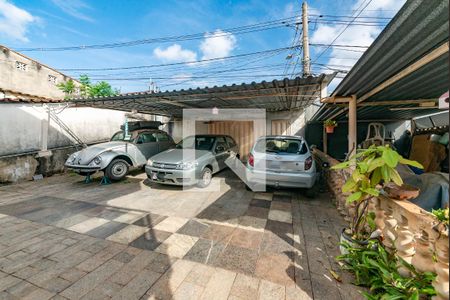 Casa à venda com 170m², 5 quartos e 4 vagas Casa à venda com 170m², 5 quartos e 4 vagasGaragem