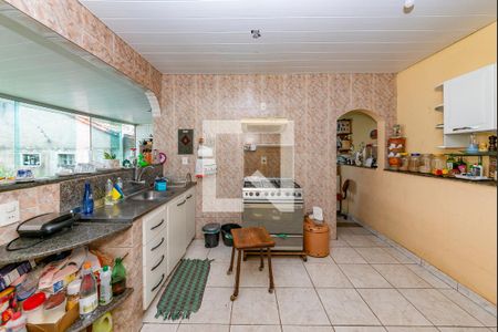 Casa à venda com 170m², 5 quartos e 4 vagas Casa à venda com 170m², 5 quartos e 4 vagasCozinha 2